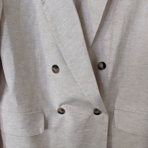 H&M Lightweight Double Breasted Elegant Cream Blazer NWT Size Medium - Picture 2 of 5